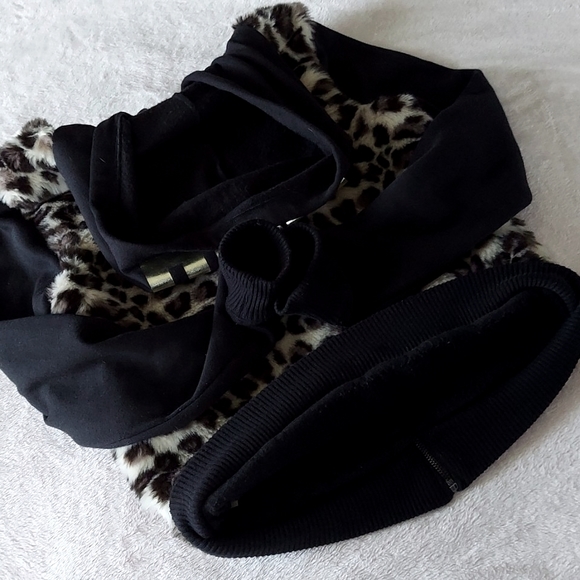 2012 PINK VS Leopard Faux Fur Full Zip Gold Foil Hooded Sweater - Picture 16 of 16